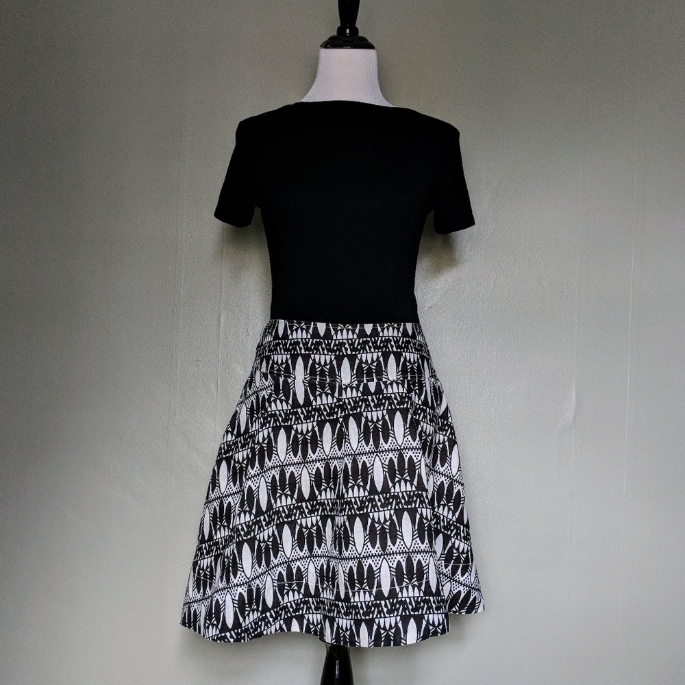 Black Leaf Print Linen Skater Skirt with Pockets